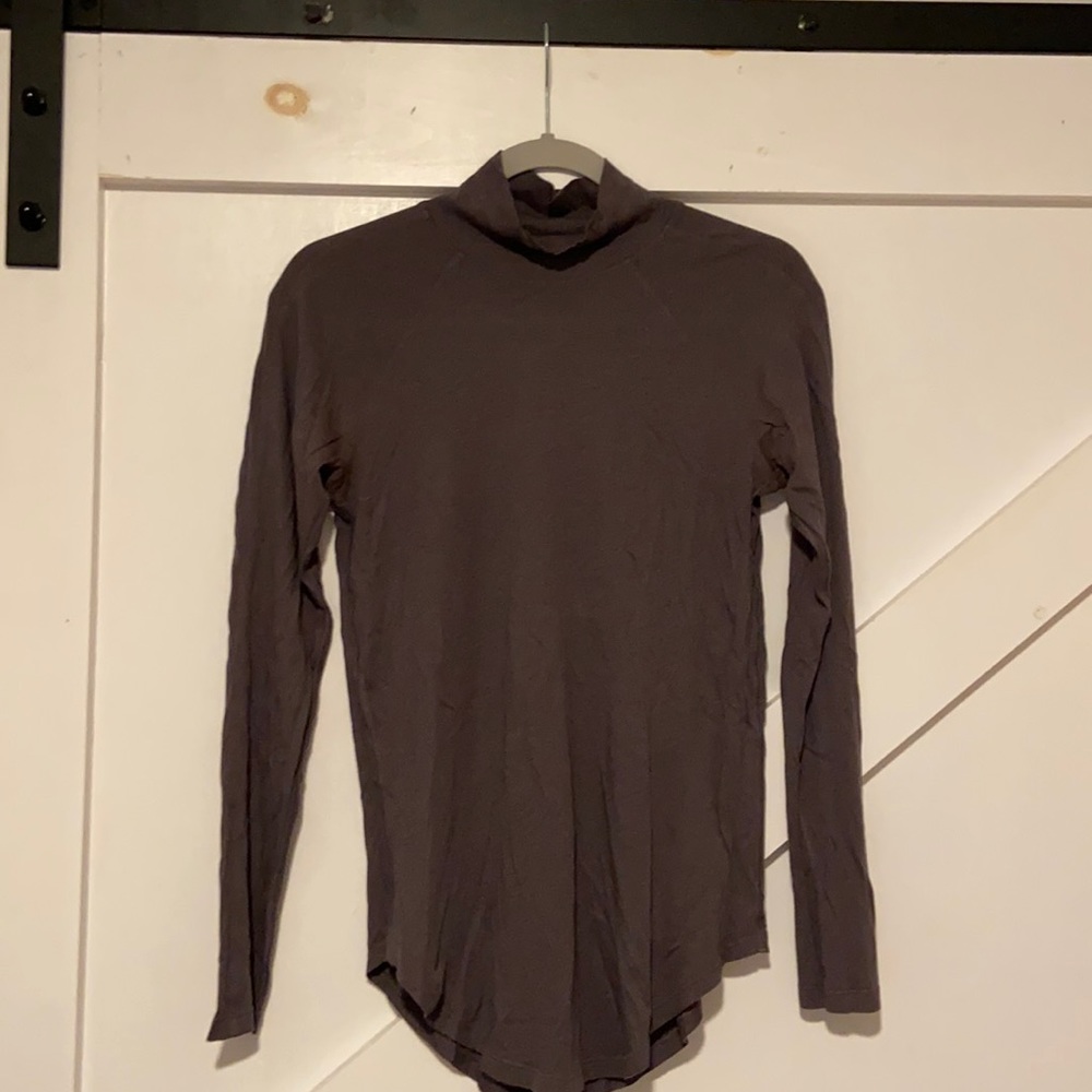 Lululemon great turtle neck